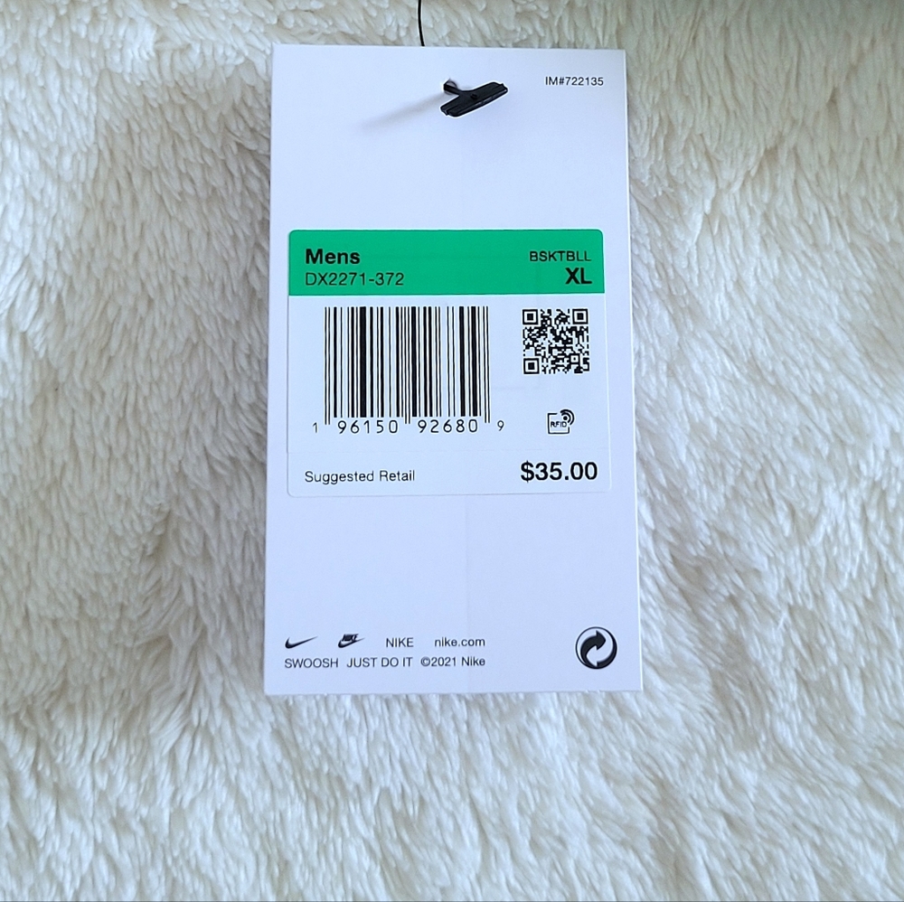 Nike👟 x LeBron James🏀 "Strive For Greatness" Lion's Head🦁 Dri-Fit Tee👕 - NWT - Picture 16 of 16